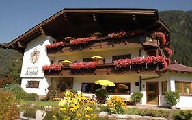 Hotel Garni Almhof Mayrhofen